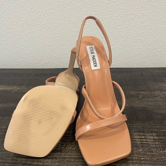 Beige heels - Picture 2 of 2